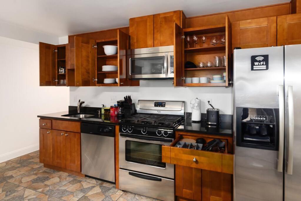 Upscale 2Br Apartment With Patio Distrito de Colúmbia Exterior foto